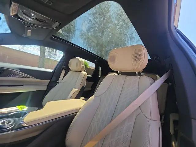 2025 Cadillac iQ Luxury w/1SE