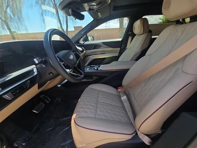 2025 Cadillac iQ Luxury w/1SE