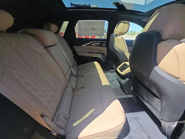 2025 Cadillac iQ Luxury w/1SE