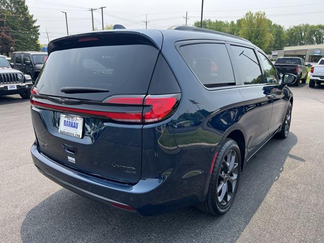 2022 Chrysler Pacifica Limited AWD
