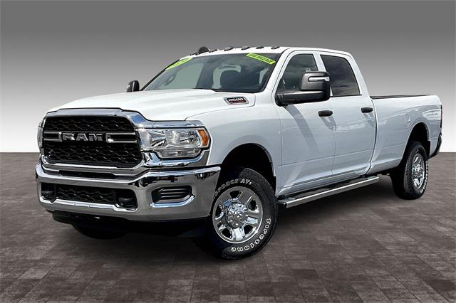 2024 RAM 2500 Tradesman Crew Cab 4x4 8 Box