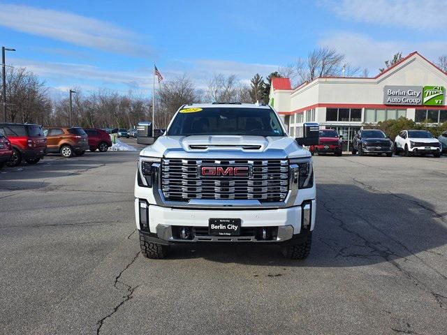 2024 GMC Sierra 2500HD 4WD Crew Cab Standard Bed Denali