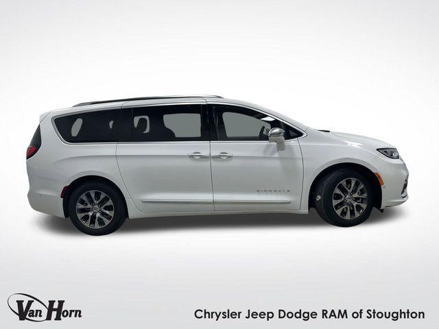 2024 Chrysler Pacifica Hybrid Pinnacle