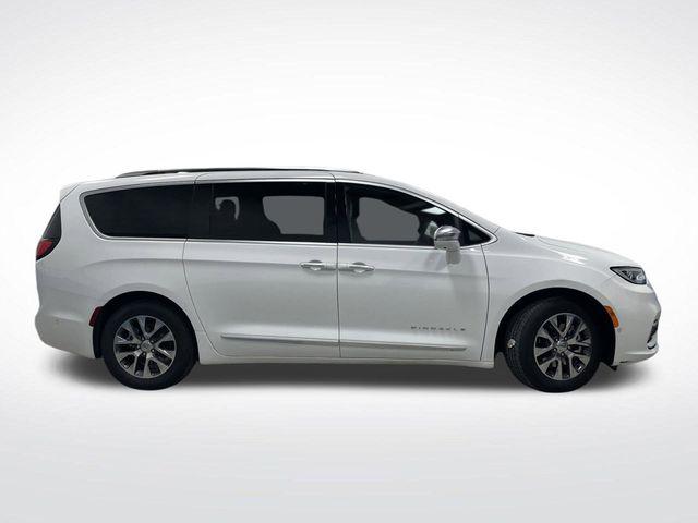 2024 Chrysler Pacifica Hybrid Pinnacle