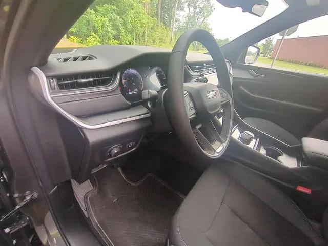 2025 Jeep Grand Cherokee L Laredo X 4x4