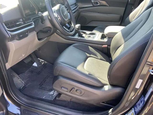 2025 Kia Carnival MPV LXS