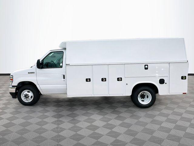 2026 Ford E-350 Cutaway Base