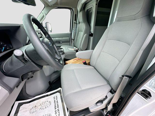 2026 Ford E-350 Cutaway Base