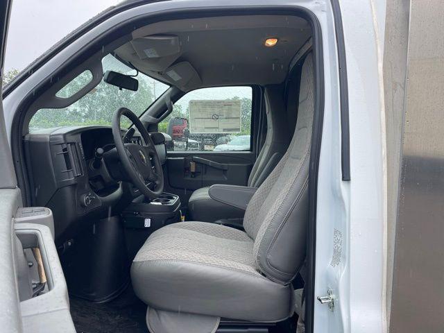 2025 Chevrolet Express Cutaway Work Van