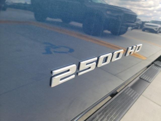 2025 Chevrolet Silverado 2500HD 4WD Crew Cab Standard Bed Custom