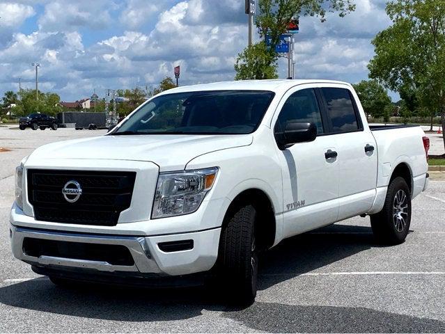 2022 Nissan TITAN Crew Cab SV 4x4