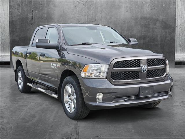 2017 RAM 1500 Express Crew Cab 4x4 57 Box