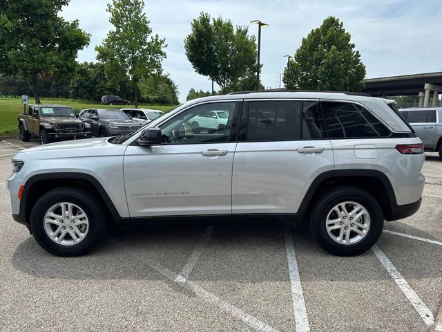 2023 Jeep Grand Cherokee Laredo 4x4