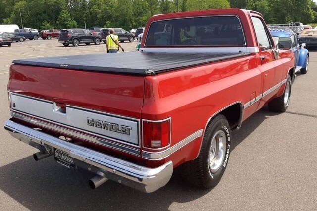 1985 Chevrolet Pickup C10 Silverado 2dr Standard Cab SB