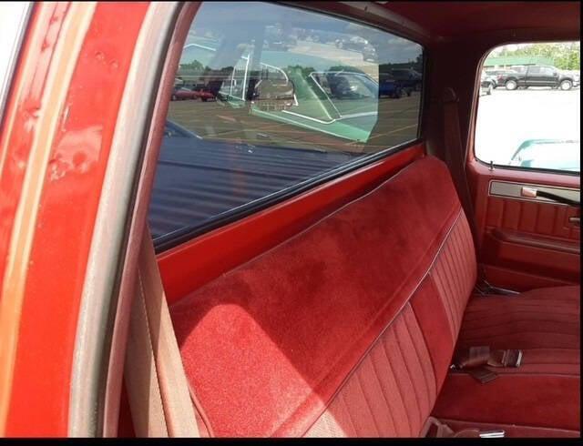 1985 Chevrolet Pickup C10 Silverado 2dr Standard Cab SB