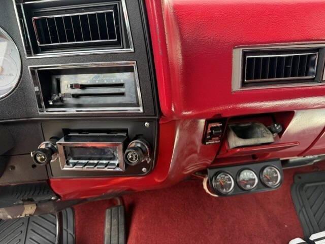 1985 Chevrolet Pickup C10 Silverado 2dr Standard Cab SB