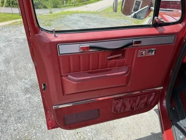 1985 Chevrolet Pickup C10 Silverado 2dr Standard Cab SB