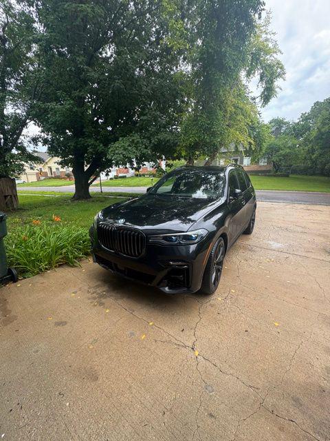 2022 BMW X7 M50i