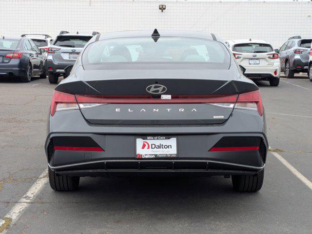 2025 Hyundai Elantra Hybrid Limited