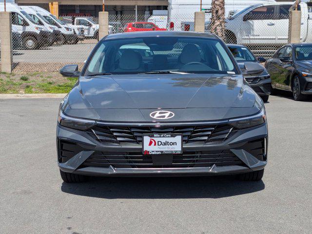 2025 Hyundai Elantra Hybrid Limited