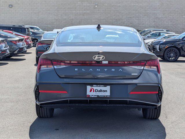 2025 Hyundai Elantra Hybrid Limited