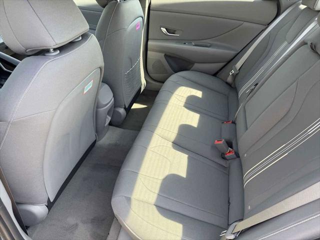 2025 Hyundai Elantra SEL Convenience