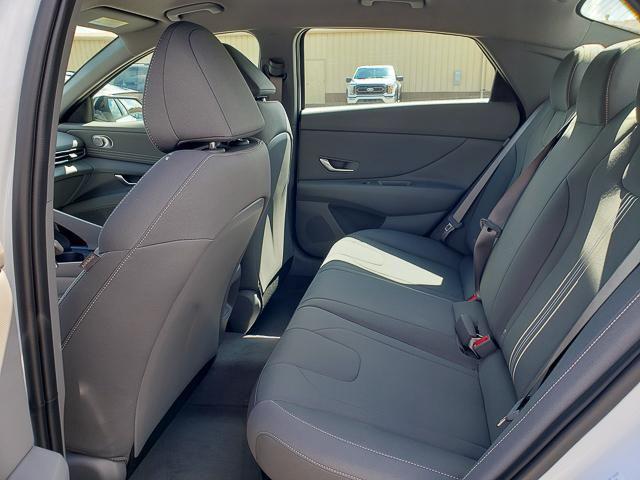 2025 Hyundai Elantra Hybrid SEL Sport