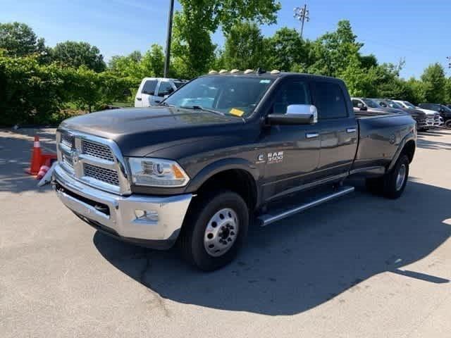 2017 RAM 3500 Laramie Crew Cab 4x4 8 Box