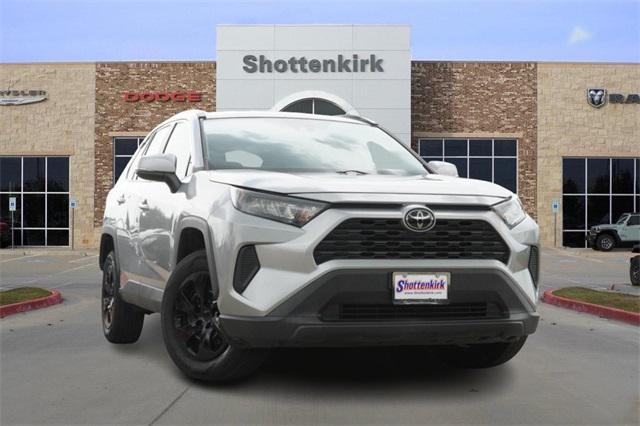 2020 Toyota RAV4 LE