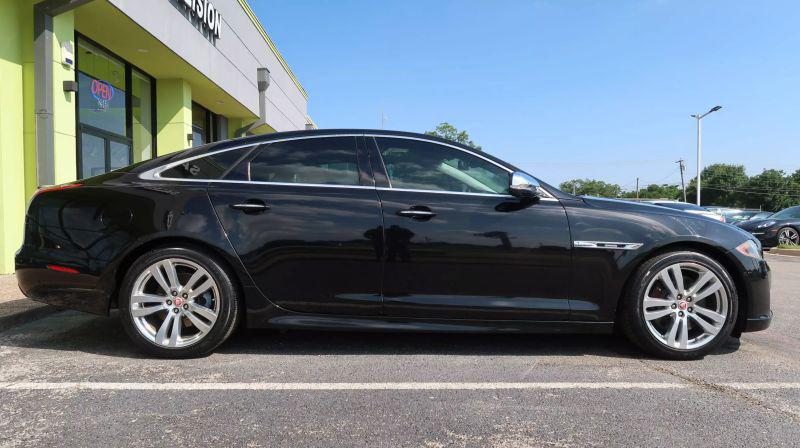 2016 Jaguar XJ R-Sport