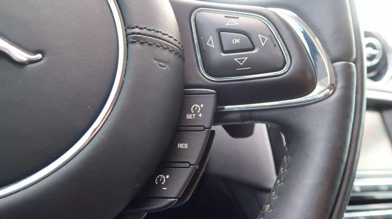 2016 Jaguar XJ R-Sport