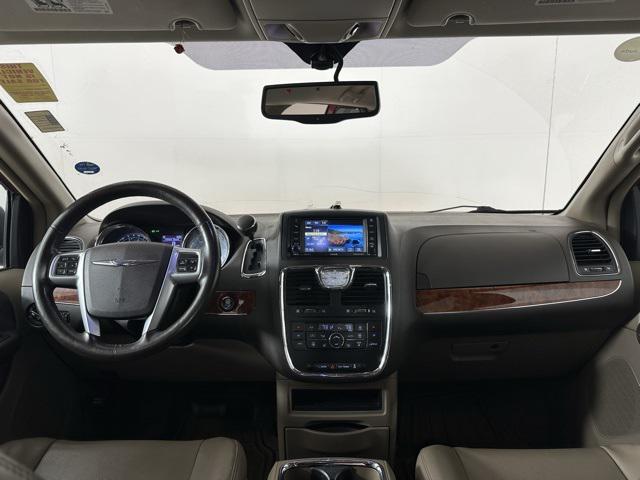 2013 Chrysler Town and Country Touring-L