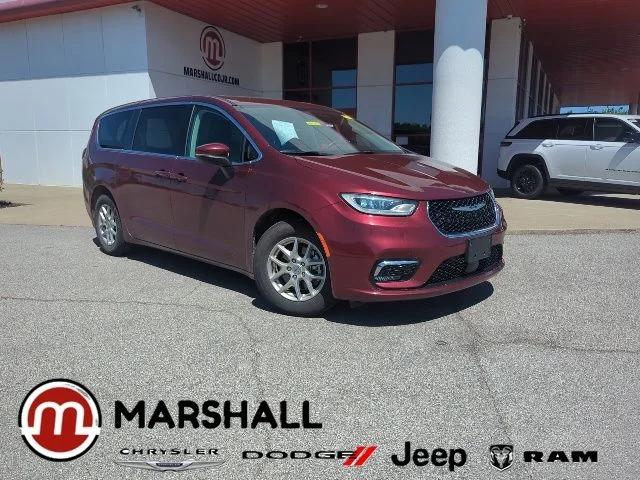 2023 Chrysler Pacifica Touring L for sale in Crittenden, KY