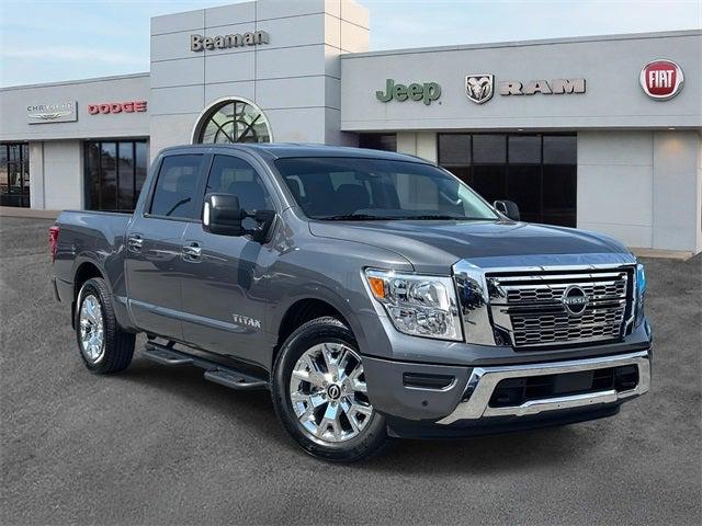 2024 Nissan TITAN Crew Cab SV 4x2