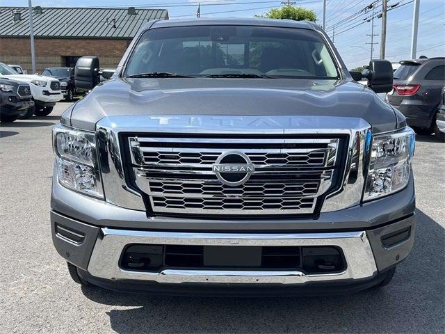 2024 Nissan TITAN Crew Cab SV 4x2