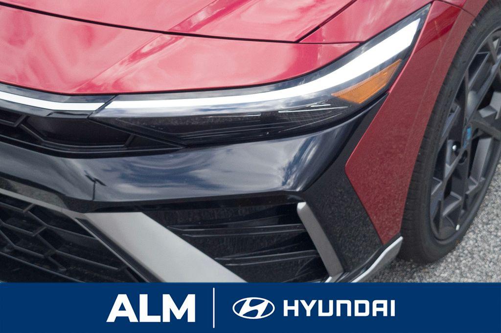 2025 Hyundai Elantra N Line - Photo 10