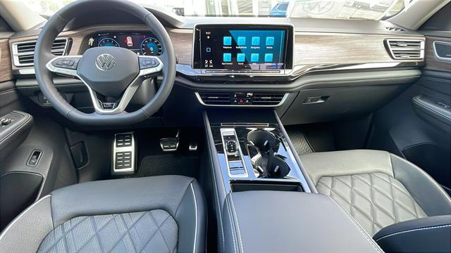 2025 Volkswagen Atlas 2.0T SEL Premium R-Line