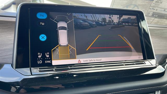 2025 Volkswagen Atlas 2.0T SEL Premium R-Line