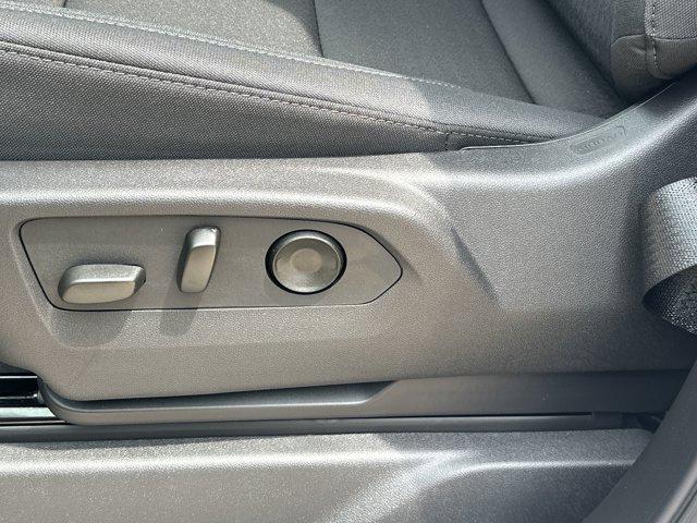 2025 Chevrolet Silverado 1500 4WD Crew Cab Short Bed Custom
