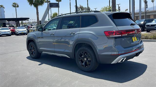 2025 Volkswagen Atlas 2.0T Peak Edition