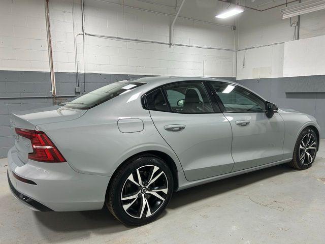 2025 Volvo S60 B5 Core