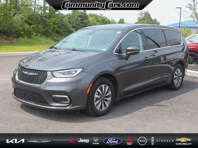 2022 Chrysler Pacifica Hybrid Touring L