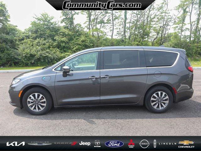 2022 Chrysler Pacifica Hybrid Touring L