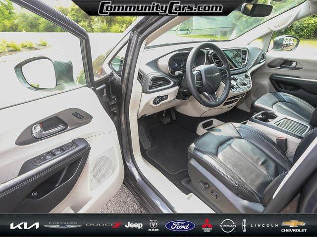 2022 Chrysler Pacifica Hybrid Touring L