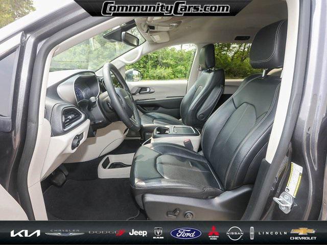 2022 Chrysler Pacifica Hybrid Touring L