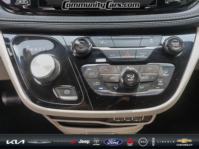 2022 Chrysler Pacifica Hybrid Touring L