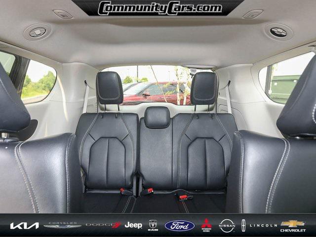 2022 Chrysler Pacifica Hybrid Touring L