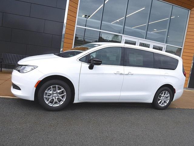 2025 Chrysler Voyager VOYAGER LX