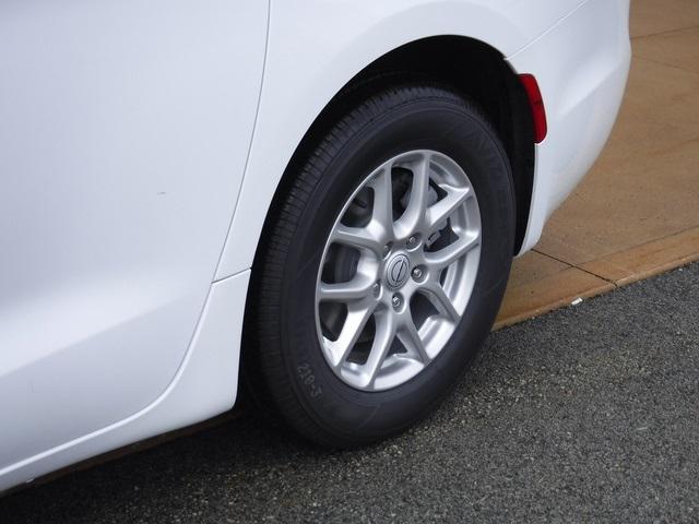 2025 Chrysler Voyager VOYAGER LX