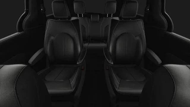 2025 Chrysler Voyager VOYAGER LX